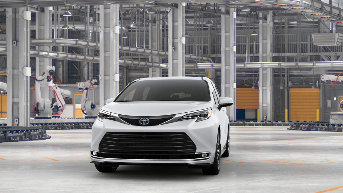 2025 Toyota Sienna Platinum photo 3