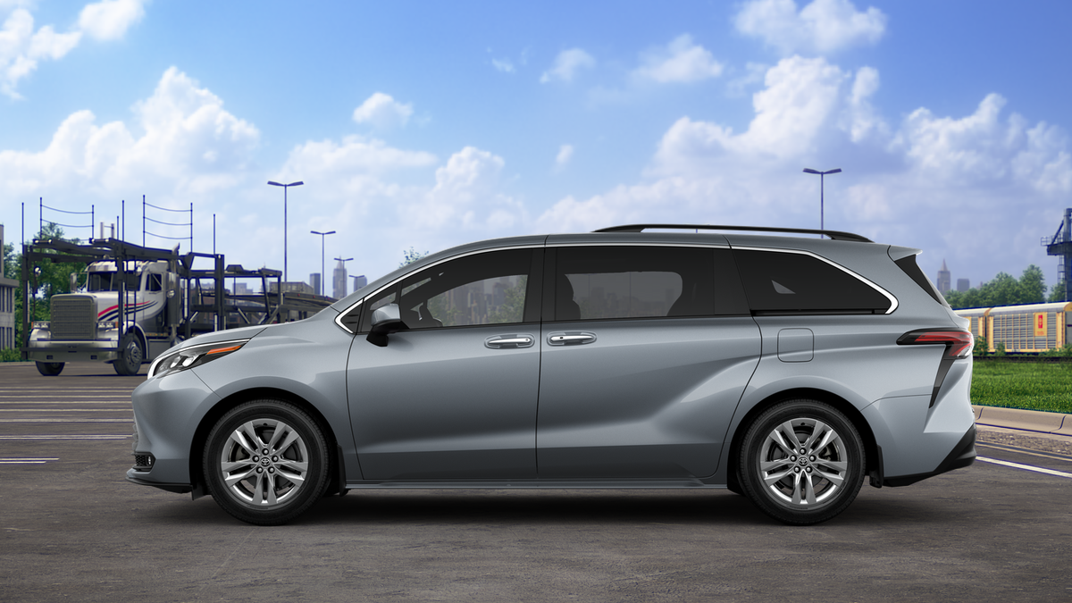 2025 Toyota Sienna XLE photo 6