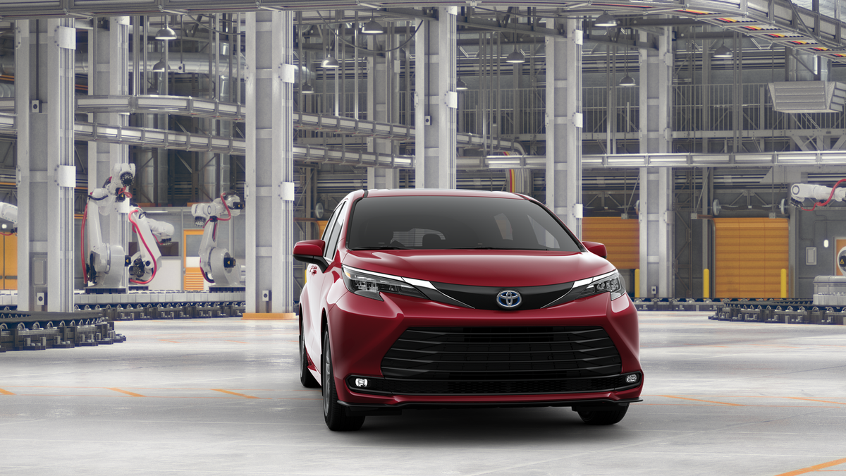 2025 Toyota Sienna XLE photo 18