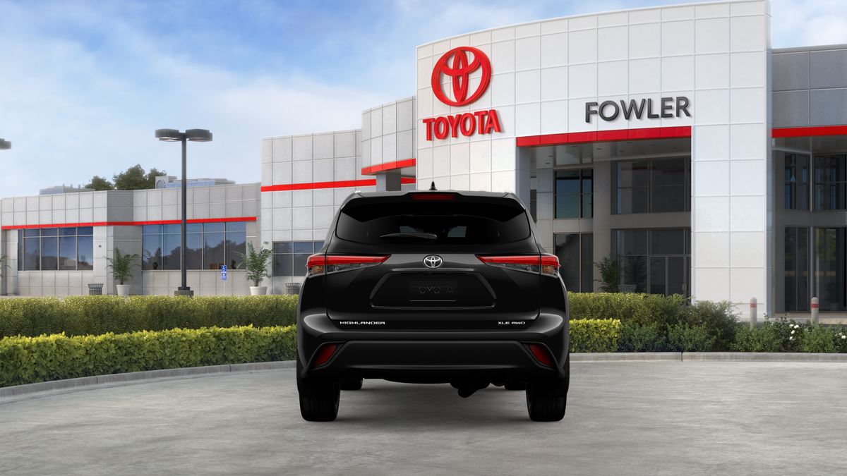 2026 Toyota Highlander XLE photo 2