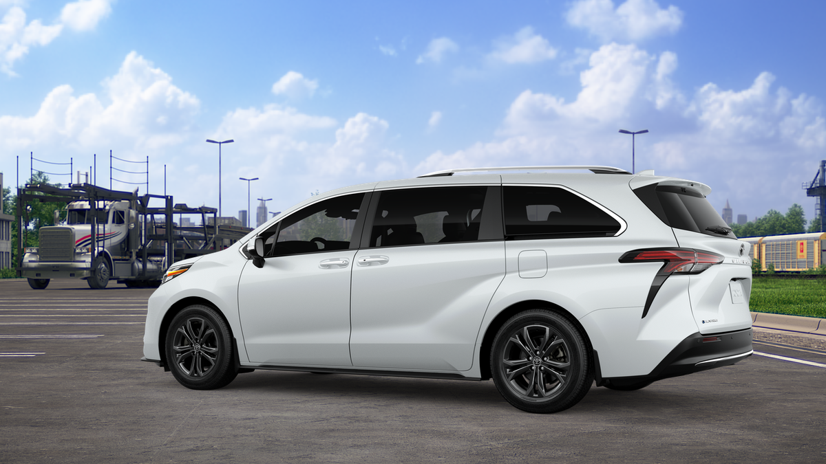 New 2026 Wind Chill Pearl <sup>1</sup> Toyota  Platinum image 7
