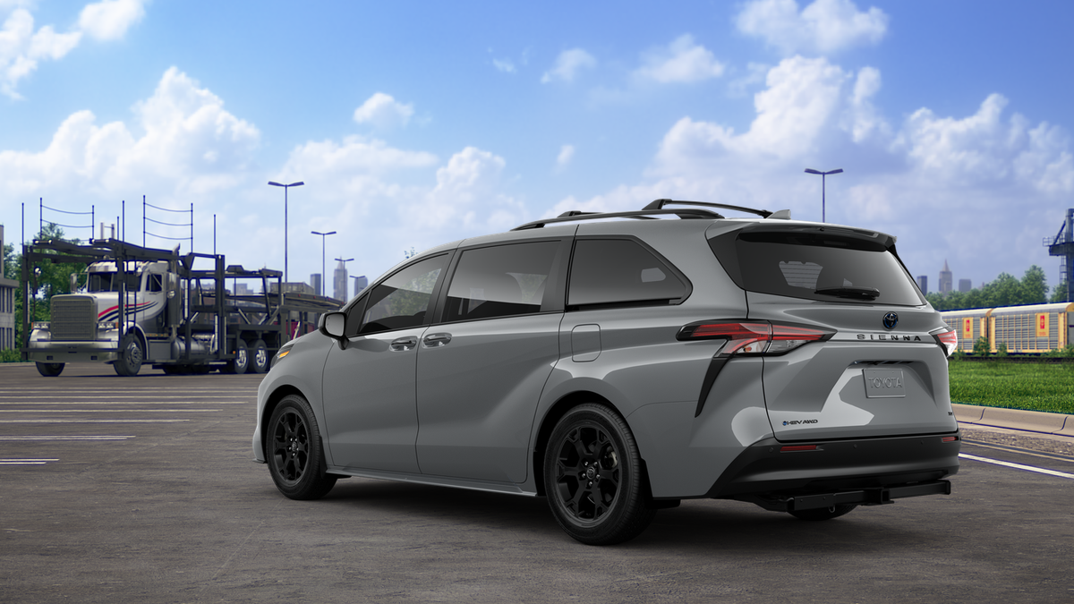 2025 Toyota Sienna XSE photo 6