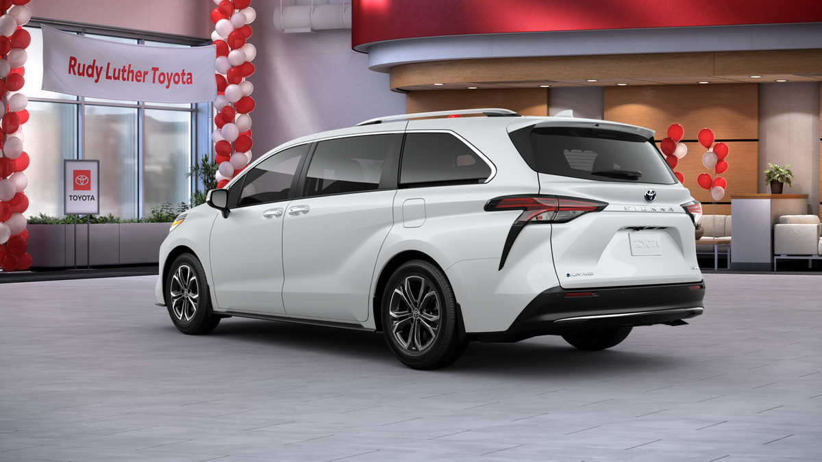 New 2025 Wind Chill Pearl <sup>1</sup> Toyota  Platinum image 8