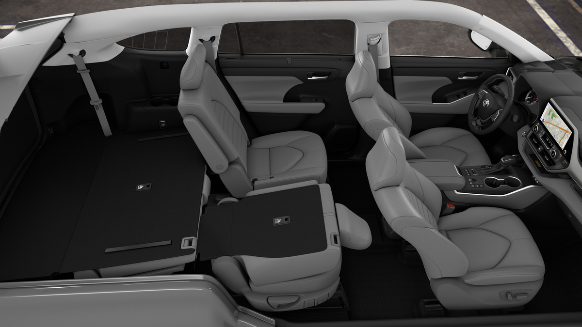 2025 Toyota Highlander XLE photo 22
