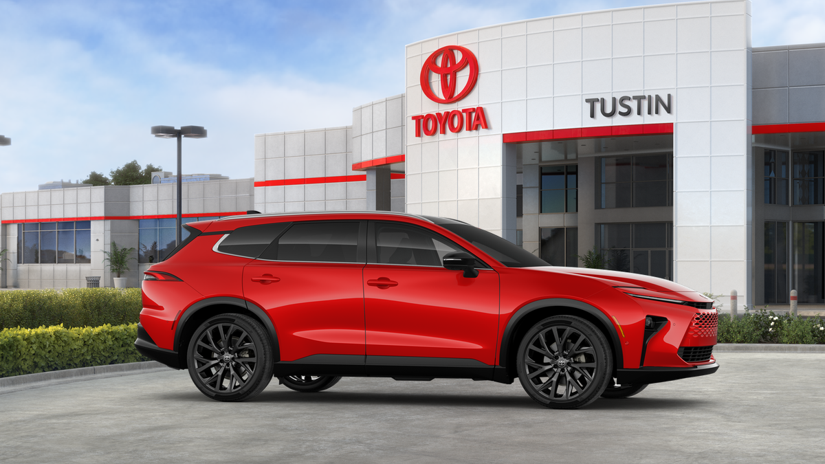 2025 Toyota Crown Signia Limited - Photo 15