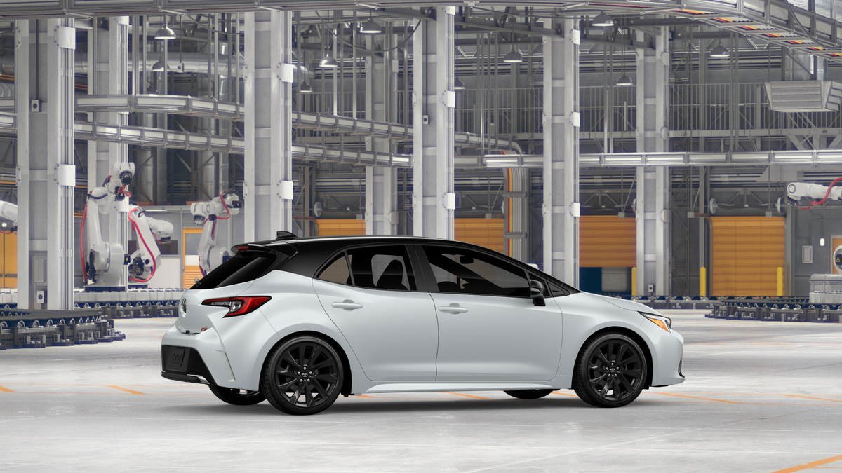 New 2027 Wind Chill Pearl with Black roof <sup>1</sup> Toyota  XSE image 13
