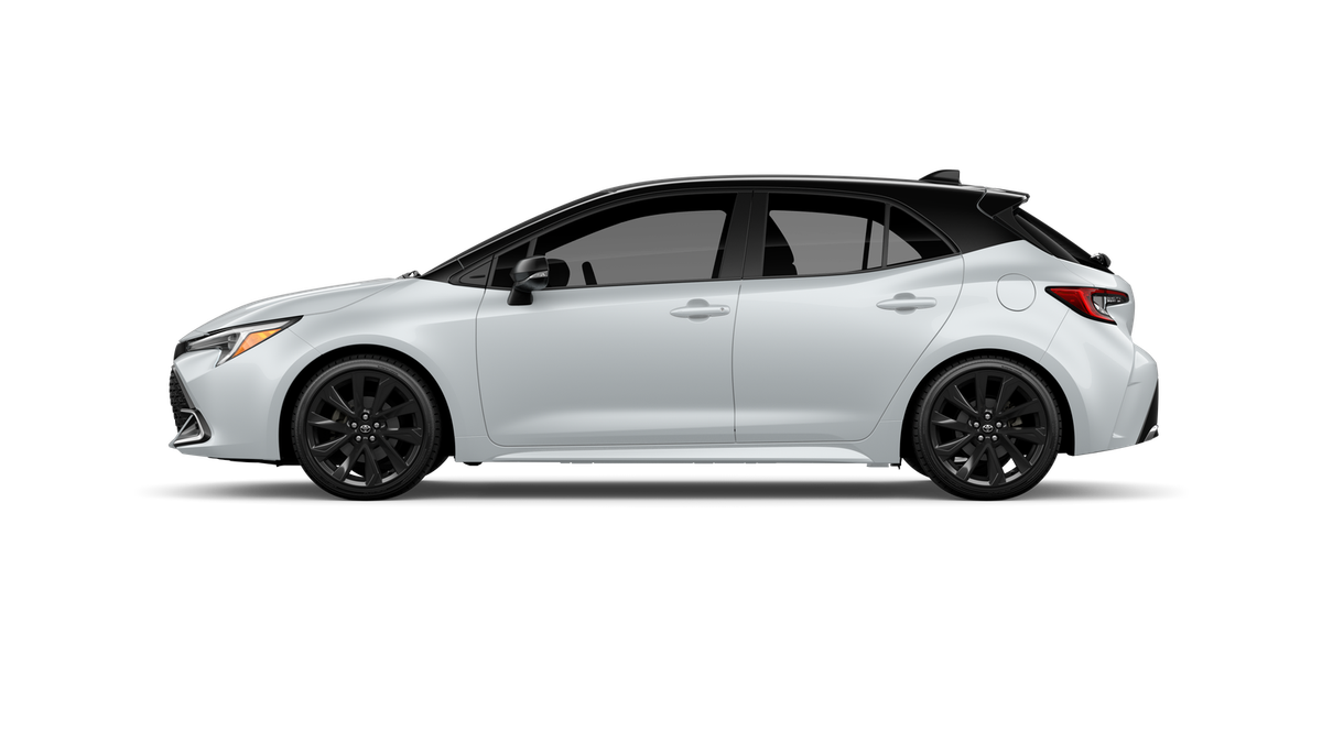 New 2027 Wind Chill Pearl with Black roof <sup>1</sup> Toyota  XSE image 6
