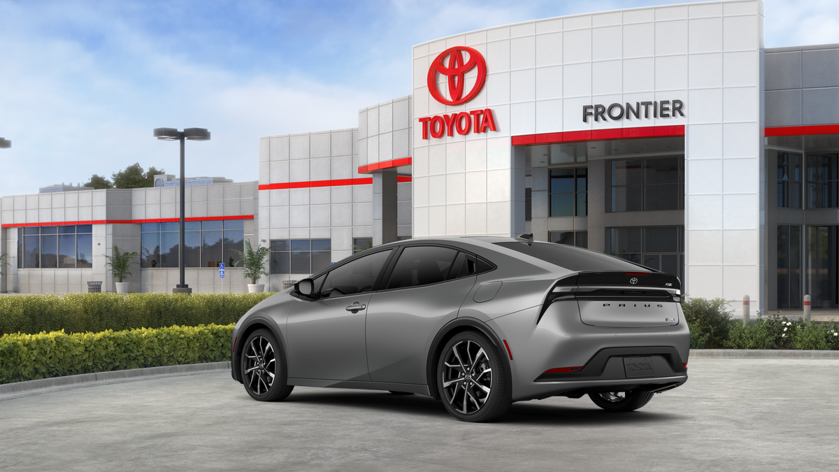 Prius Plug-in Hybrid XSE 2.0L 4-Cyl. ECVT FWD [5]