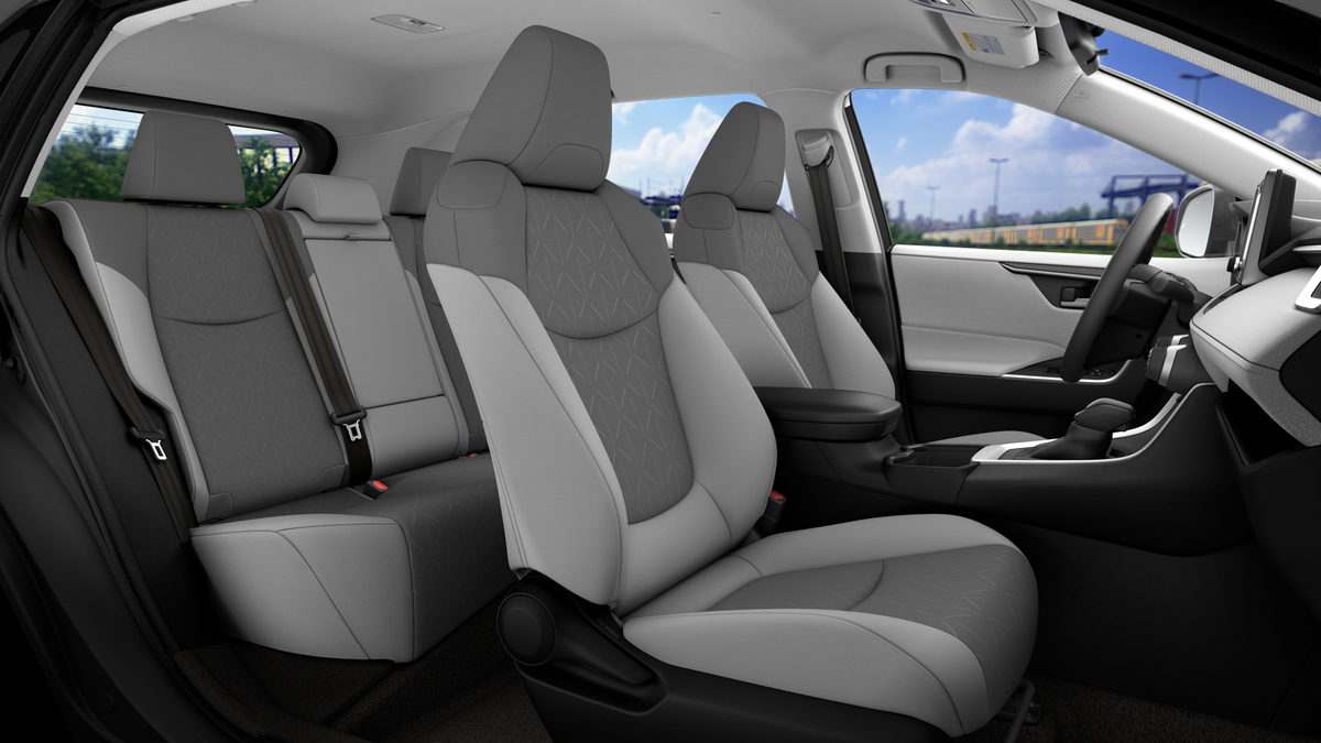 2025 Toyota RAV4 XLE photo 21