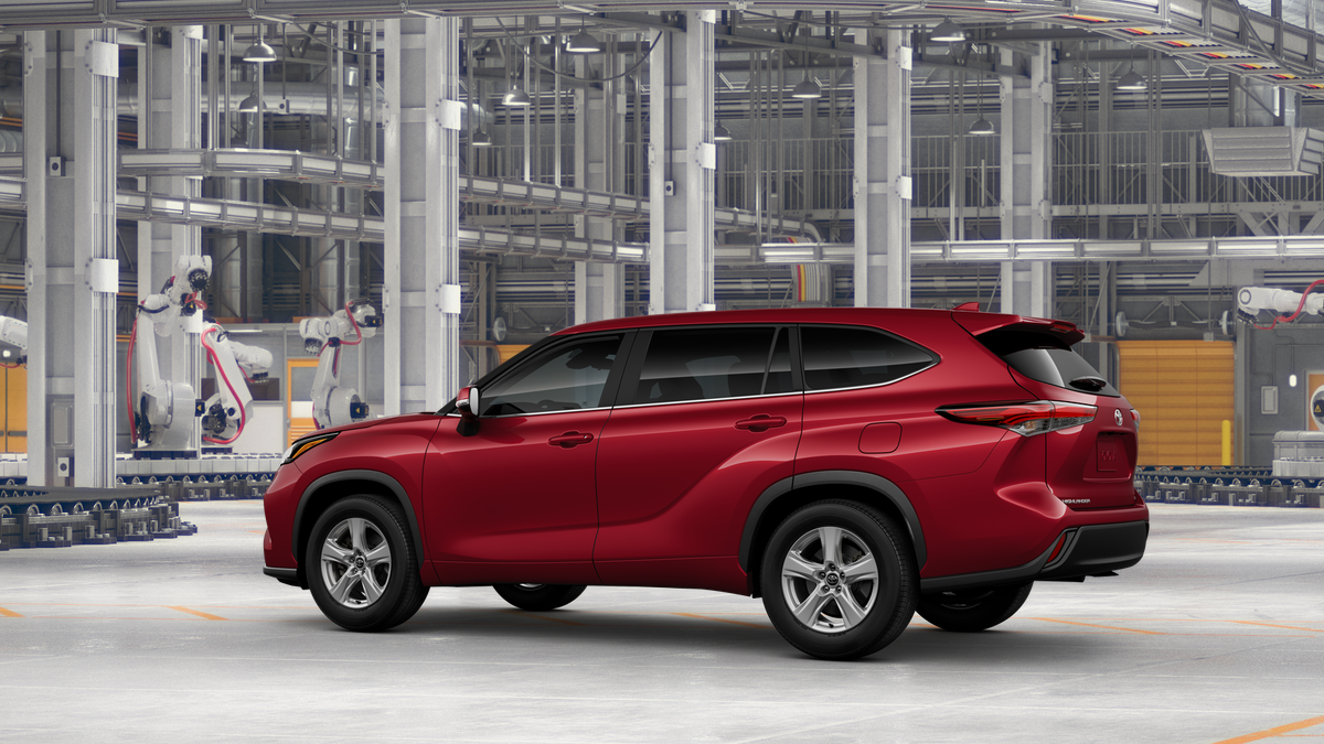 2025 Toyota Highlander LE photo 7