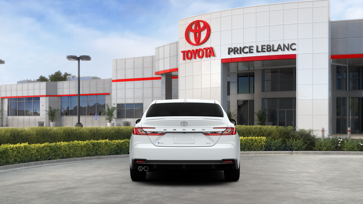 2026 Toyota Camry SE photo 7