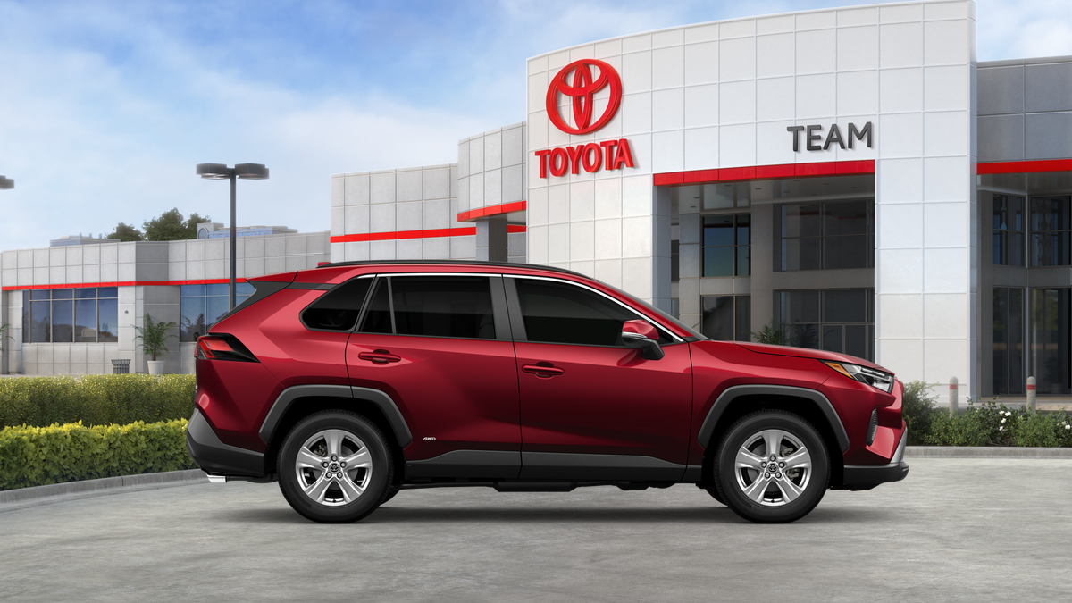 2025 Toyota RAV4 Hybrid XLE photo 8