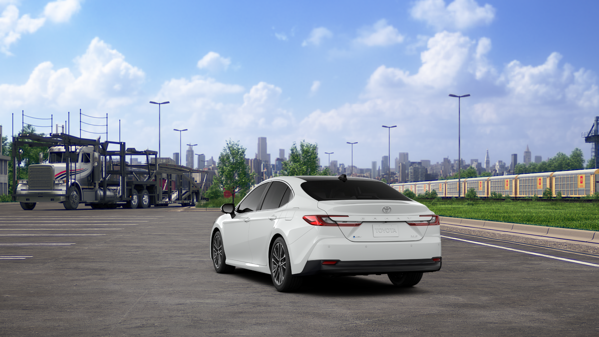 New 2027 Wind Chill Pearl <sup>1</sup> Toyota  XLE image 9