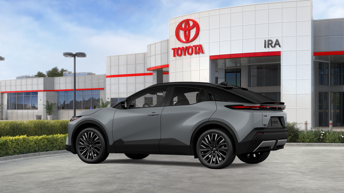 New 2026 Cement with Midnight Black Metallic roof <sup>1</sup> Toyota  XSE image 7