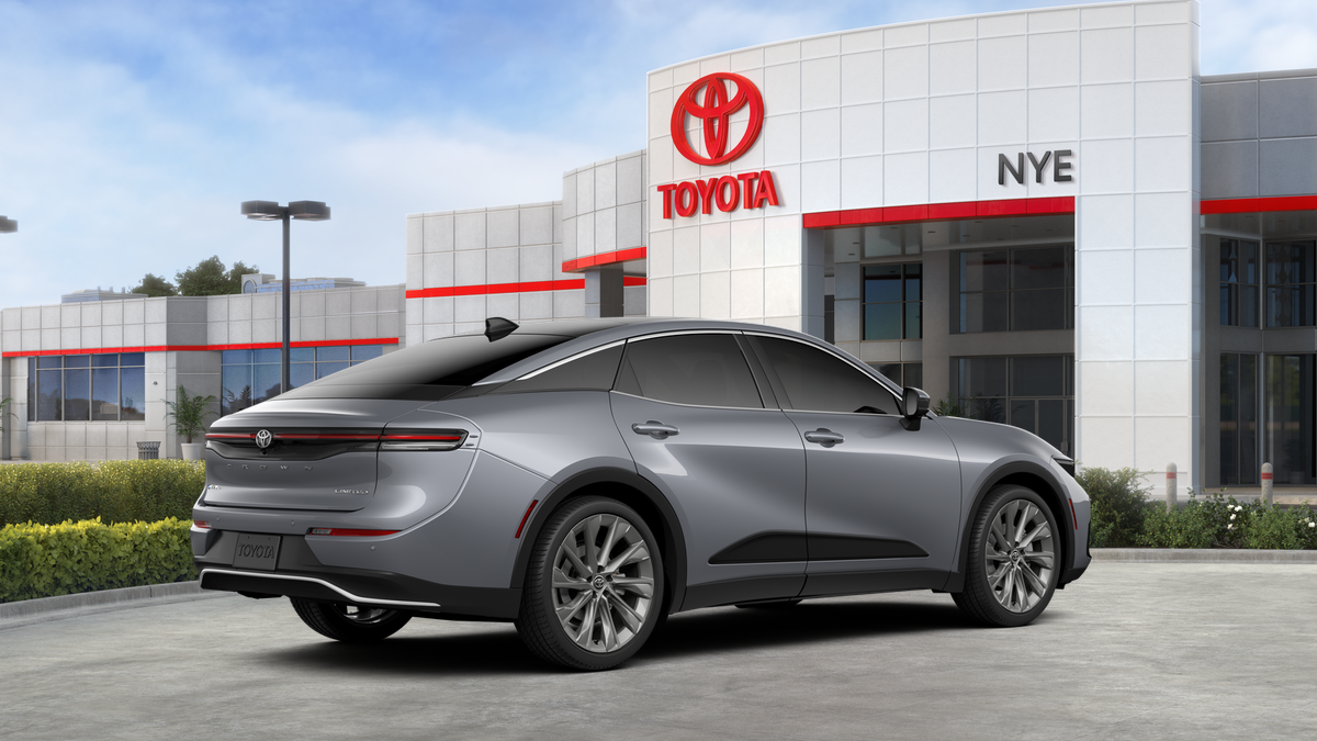 2026 Toyota Crown Limited - Photo 12