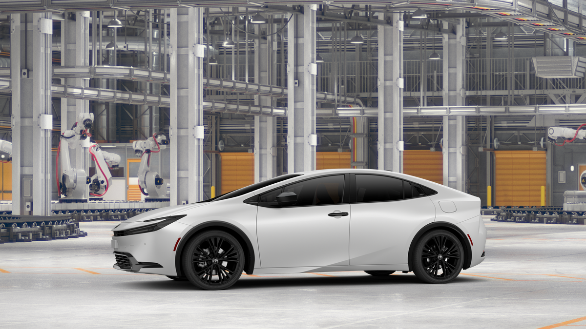 2026 Toyota Prius Plug-in Hybrid Nightshade Edition photo 4