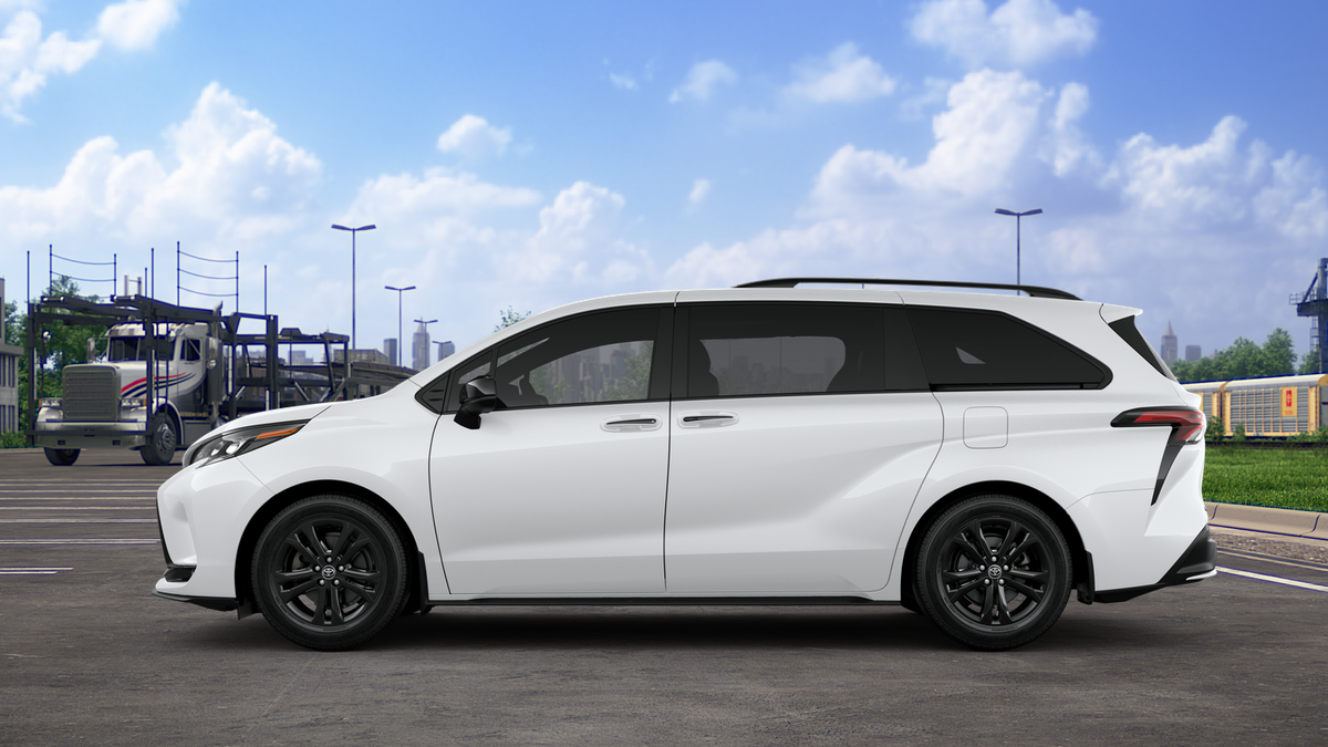 2025 Toyota Sienna XSE photo 4