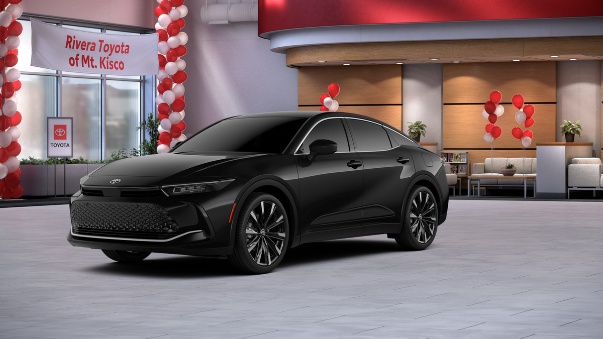 2026 Toyota Crown Platinum AWD's photo