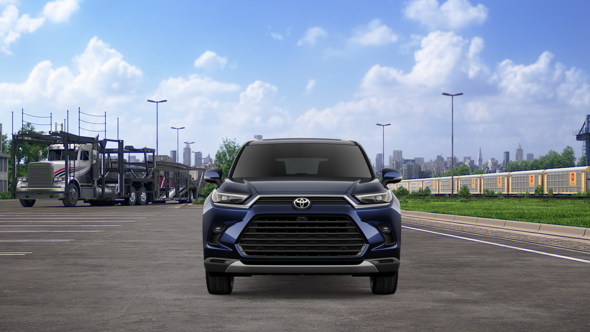 2026 Toyota Highlander Hybrid Limited photo 2