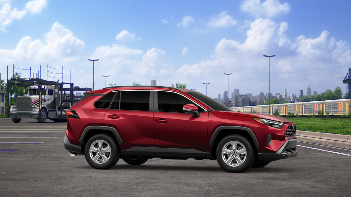 2025 Toyota RAV4 XLE photo 13