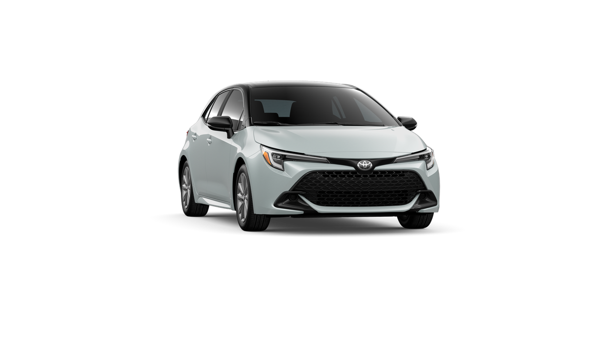 New 2026 Wind Chill Pearl with Midnight Black Metallic roof <sup>1</sup> Toyota  SE image 18