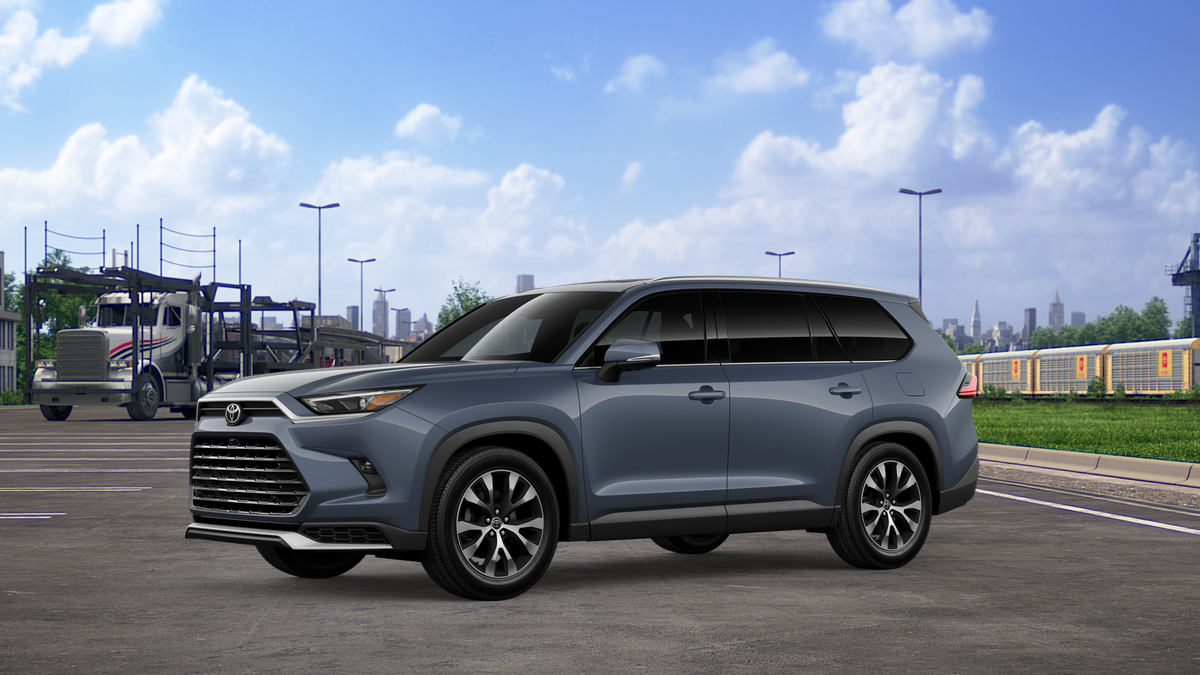 2026 Toyota Highlander Hybrid Limited photo 4