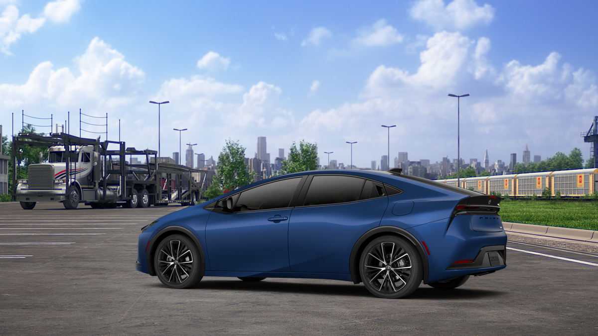 Prius XLE 2.0L 4-Cyl. Hybrid Engine Front-Wheel Drive [4]