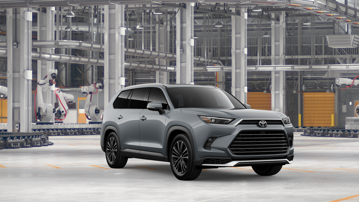 2026 Toyota Highlander Hybrid Platinum photo 15
