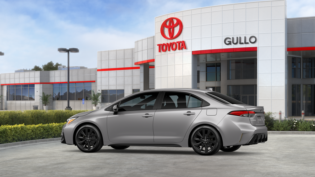 2026 Toyota Corolla SE photo 3