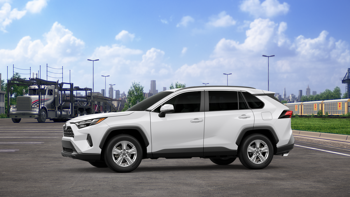 2025 Toyota RAV4 XLE photo 5