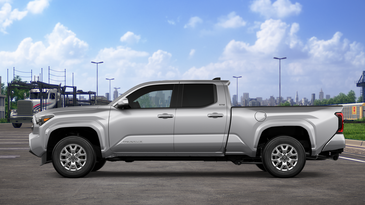 2025 Toyota Tacoma SR5 Double Cab photo 4