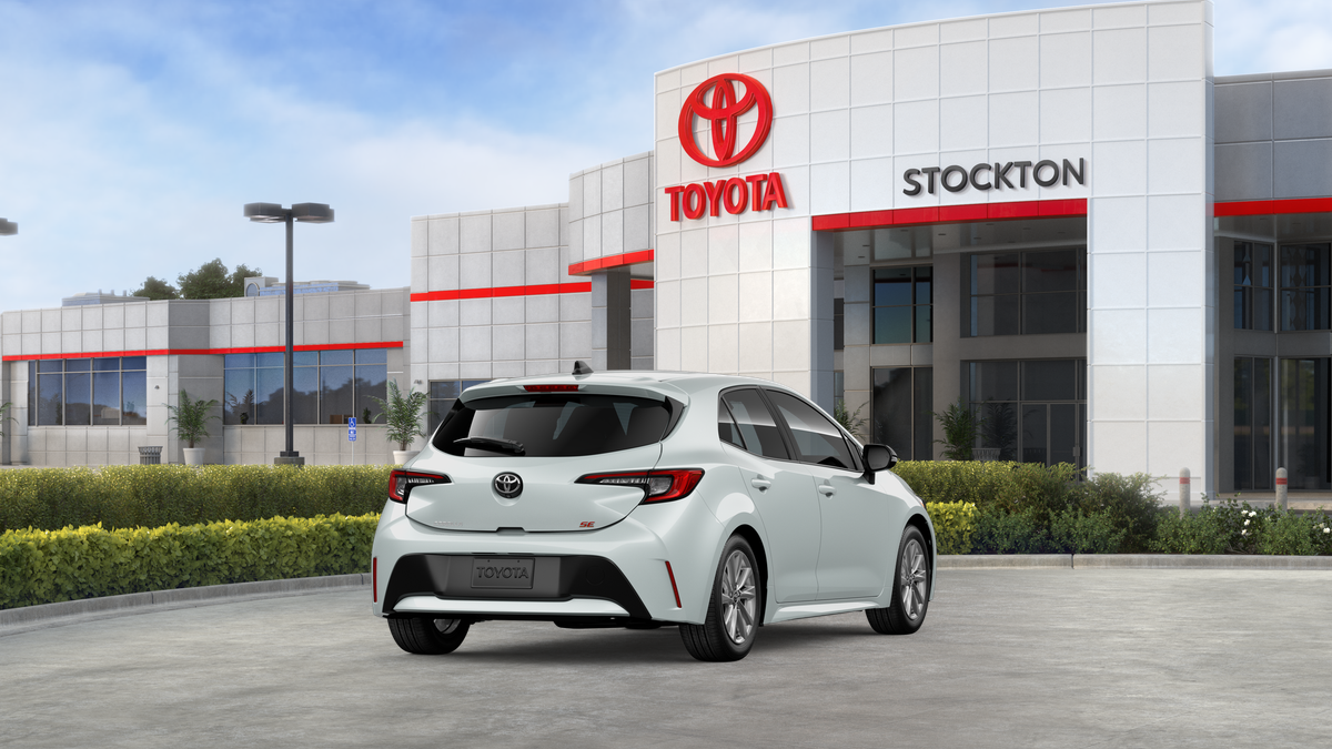 New 2026 Wind Chill Pearl <sup>1</sup> Toyota  SE image 11