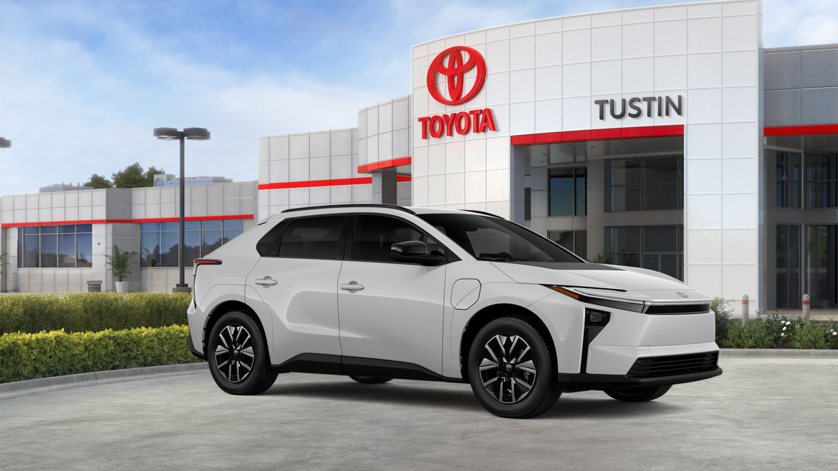 New 2026 Wind Chill Pearl <sup>1</sup> Toyota  XLE image 16