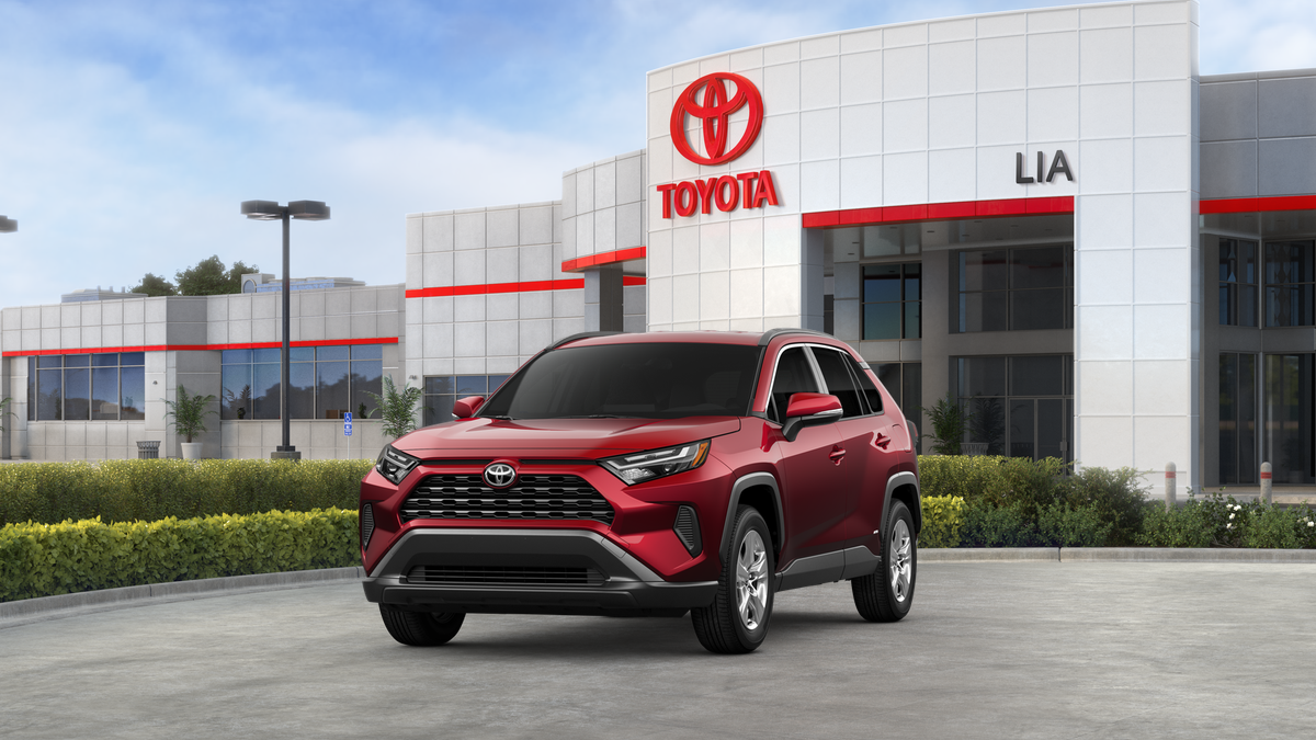 2025 Toyota RAV4 XLE's photo