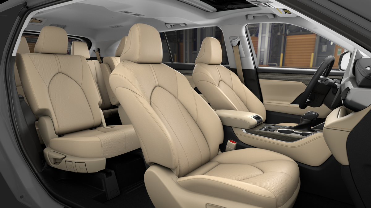 2025 Toyota Highlander Limited photo 16