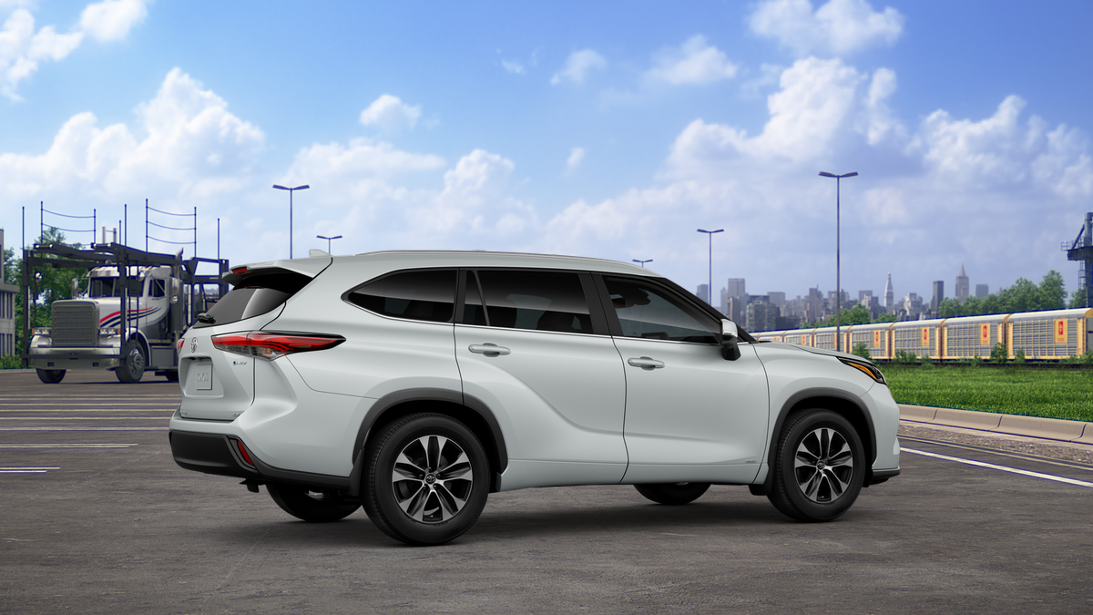 2025 Toyota Highlander Hybrid XLE photo 13