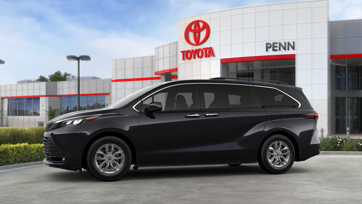 2025 Toyota Sienna XLE photo 14
