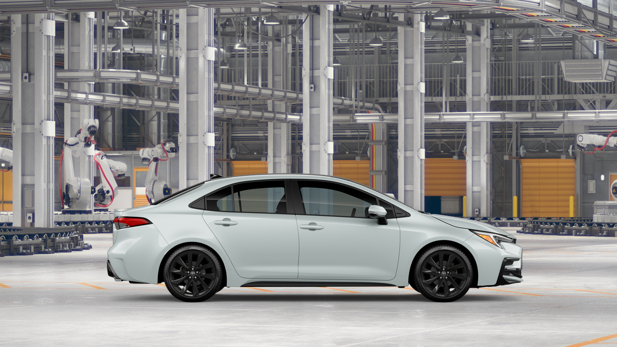 New 2026 Wind Chill Pearl with Midnight Black Metallic roof <sup>1</sup> Toyota  SE image 14