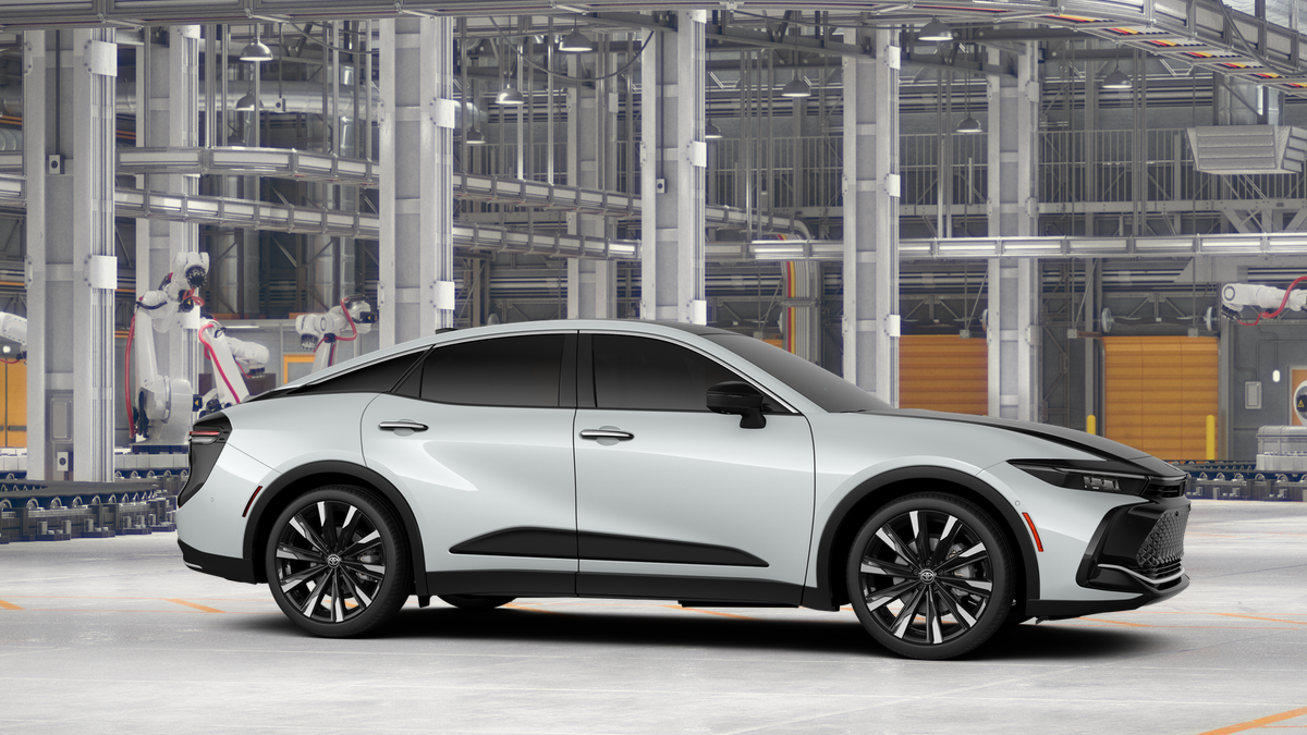 2026 Toyota Crown Platinum photo 13