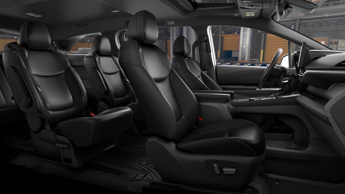 2025 Toyota Sienna Woodland Edition photo 19
