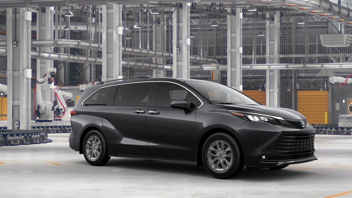 2025 Toyota Sienna XLE photo 16