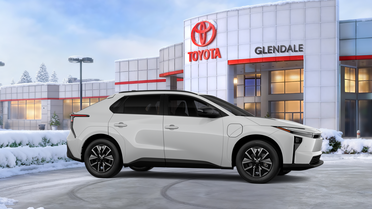New 2027 Wind Chill Pearl <sup>1</sup> Toyota  XLE image 15