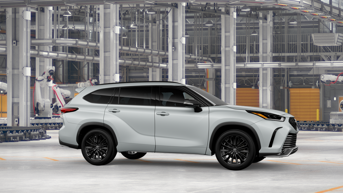 New 2026 Wind Chill Pearl <sup>1</sup> Toyota  XSE image 15