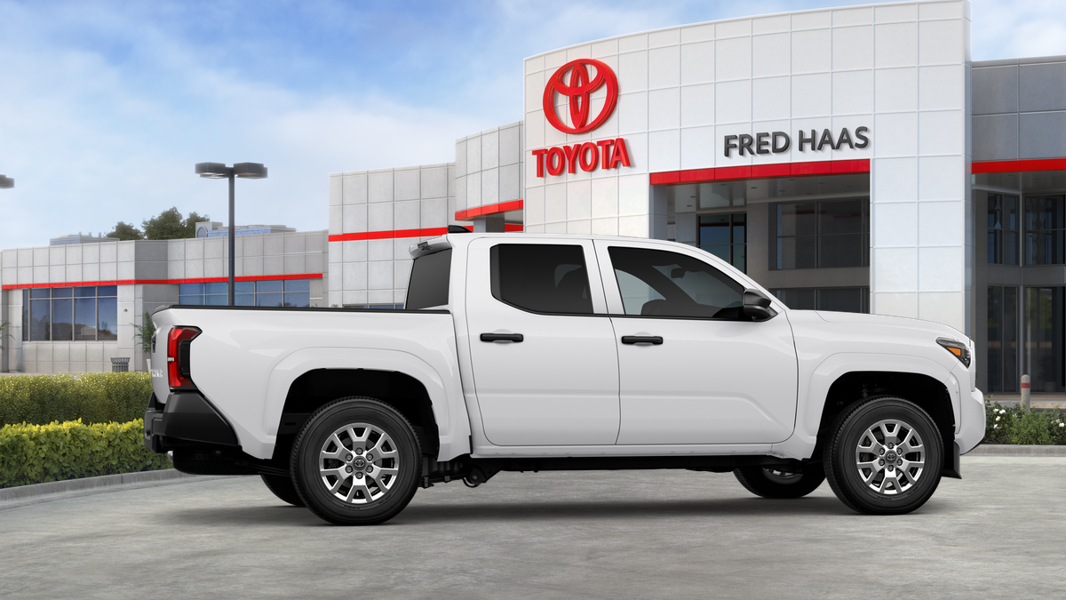2025 Toyota Tacoma SR Double Cab photo 13
