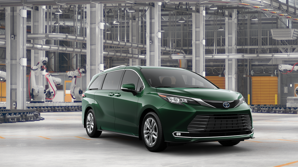 2025 Toyota Sienna Limited photo 17