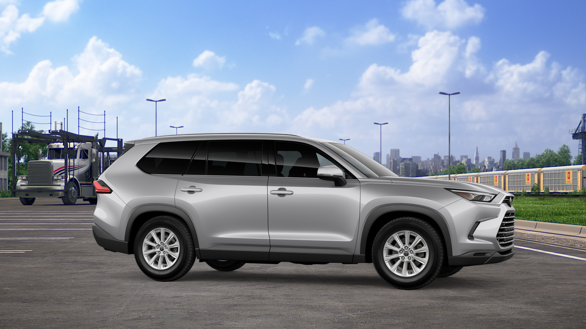 2026 Toyota Highlander Hybrid XLE photo 13