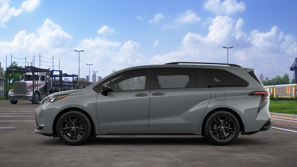 2025 Toyota Sienna XSE photo 4