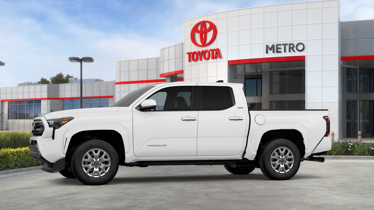 2025 Toyota Tacoma SR5 Double Cab photo 3