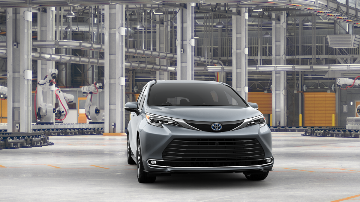 2025 Toyota Sienna Platinum photo 18