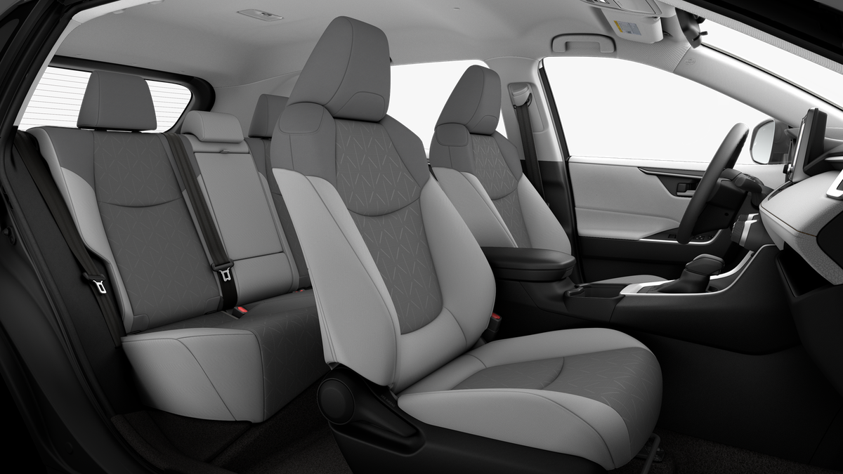 2025 Toyota RAV4 XLE photo 38
